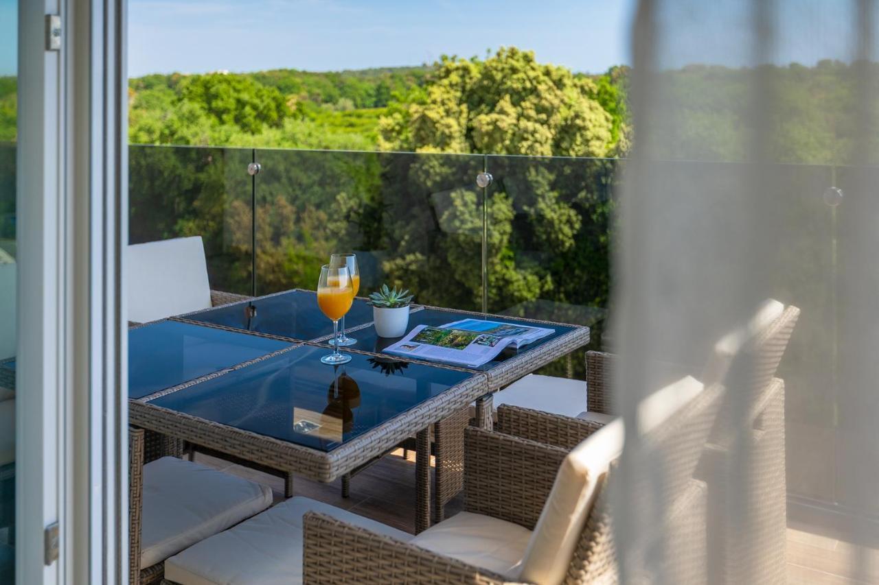 Exclusive Apartments Ellen & Micol-With 3 Free Mountain Bikes Pjescana Uvala Exterior foto
